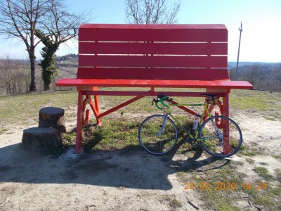 big bench 69 villa san secondo rosso