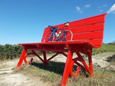 big bench 01 clavesana lo sbaranzo rosso brillante