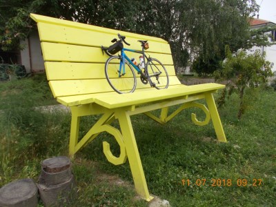 big bench 34 santo stefano belbo giallo moscato