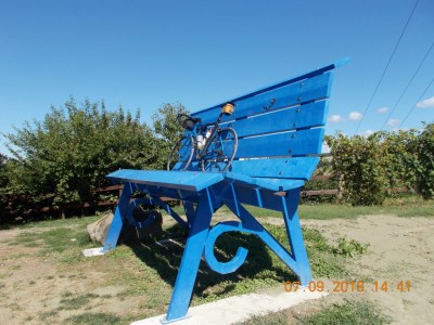 big bench 04 clavesana losbaranzo blu