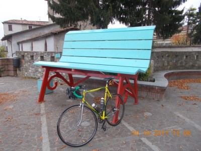 big bench 13 dogliani azzurro rosso